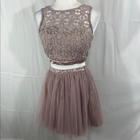 Sequin Hearts Lace Two-Piece Dress Top/Skirt - Picture 1 of 15